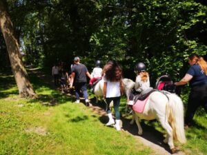 Lire la suite à propos de l’article Succès éclatant pour la Fête du Poney 2025 : plus de 70 baptêmes à l’honneur !